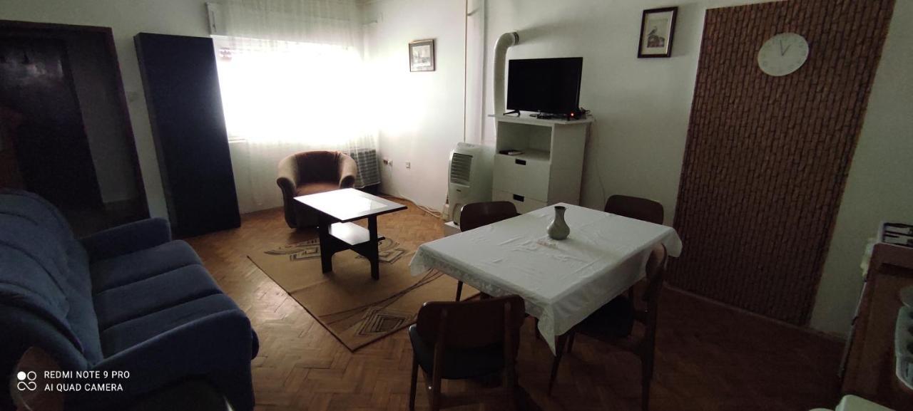 Apartmani Banatski Konak Zrenjanin Ngoại thất bức ảnh